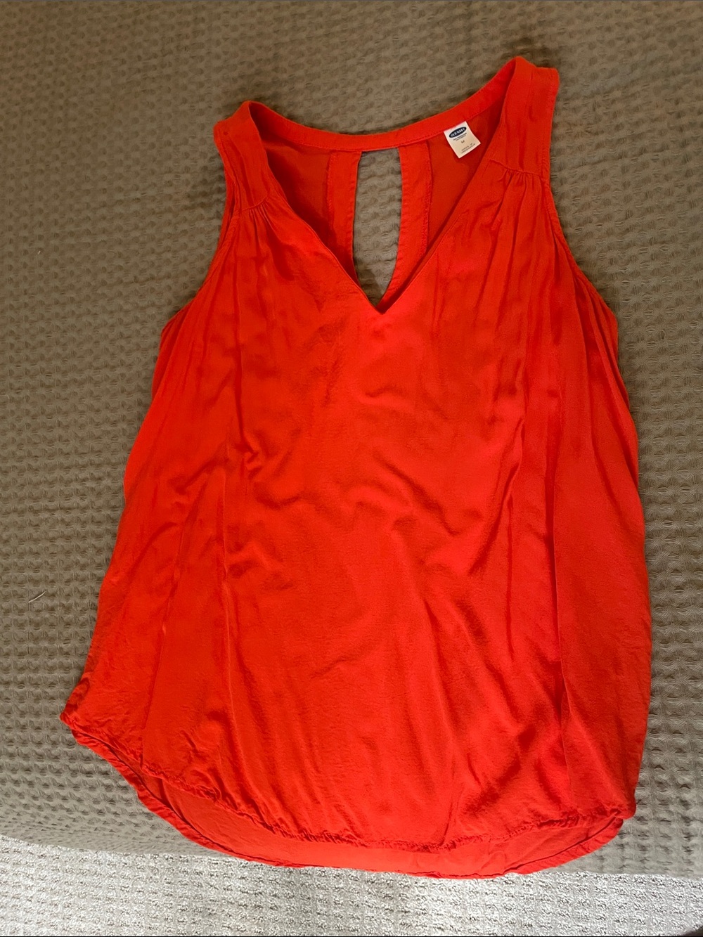 Old Navy Red Sleeveless V-Neck Keyhole Camisole